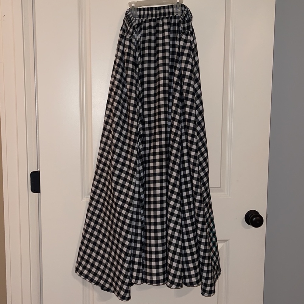 Black/White Plaid Skirt